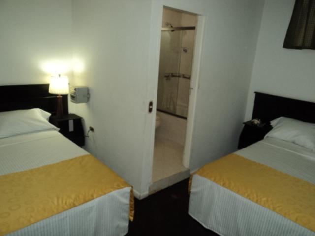 Hotel Brisas De San Francisco Medellin Room photo
